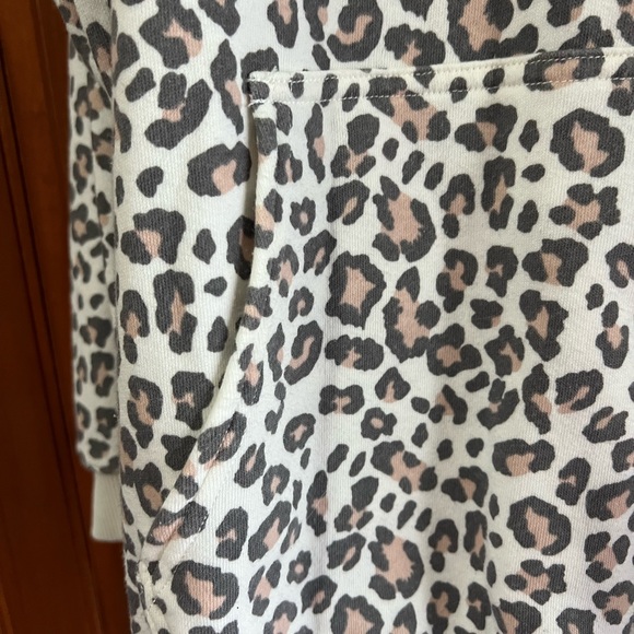 American Eagle Cheetah Print Long Hoodie Size Medium - Picture 7 of 7
